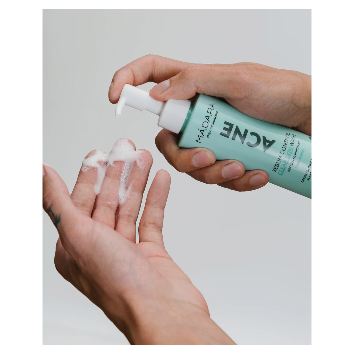 마다라 아크네 피지 컨트롤 클렌저 140ml
